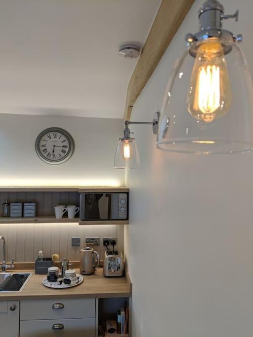 Barley - Cosy Stylish Apartment - Easy Access To Bath And Many Nearby Attractions Box  Luaran gambar